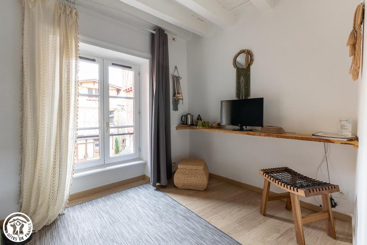 Appartamento Le Logis D'Hestia Billom Esterno foto