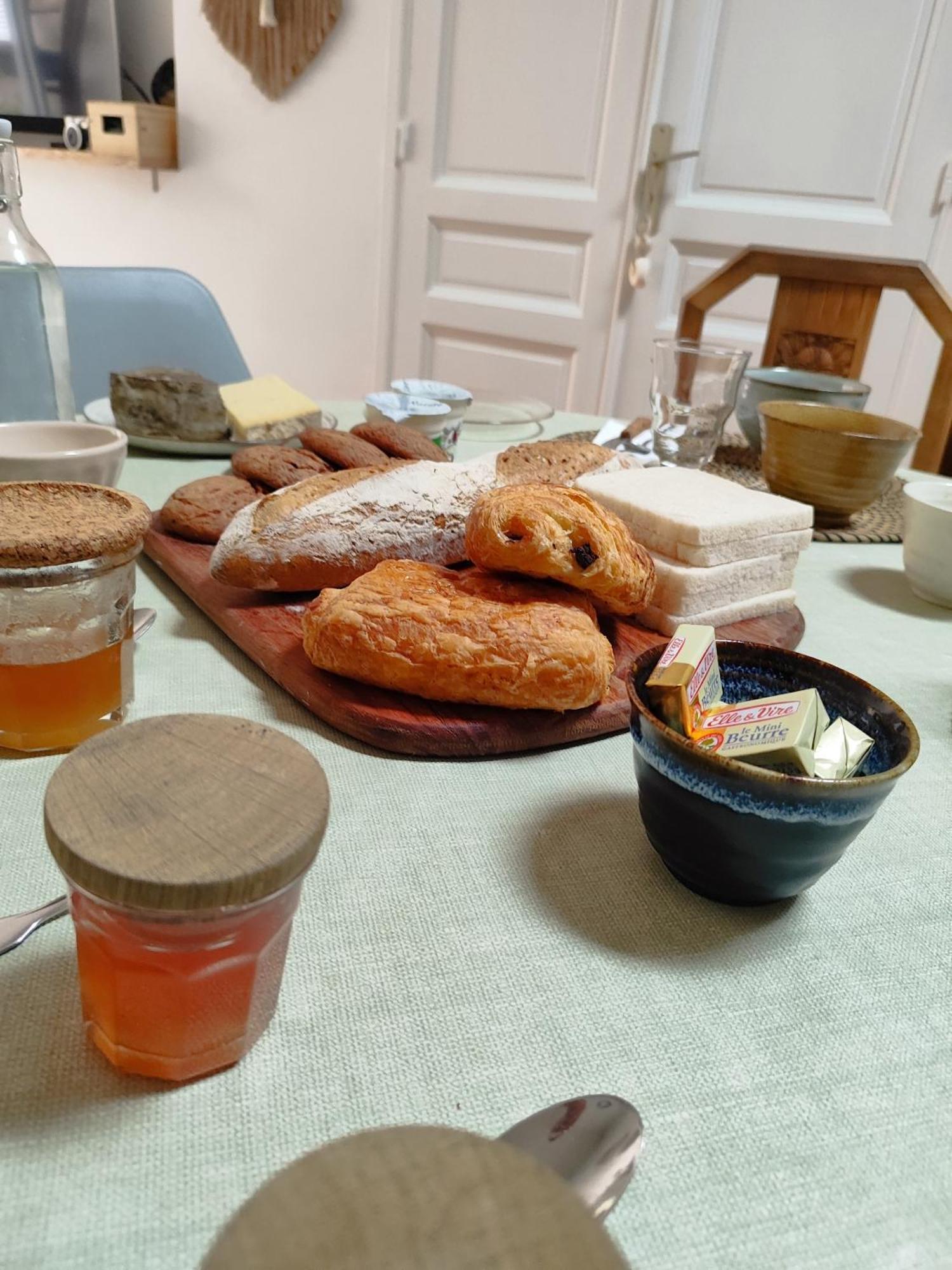 Appartamento Le Logis D'Hestia Billom Esterno foto